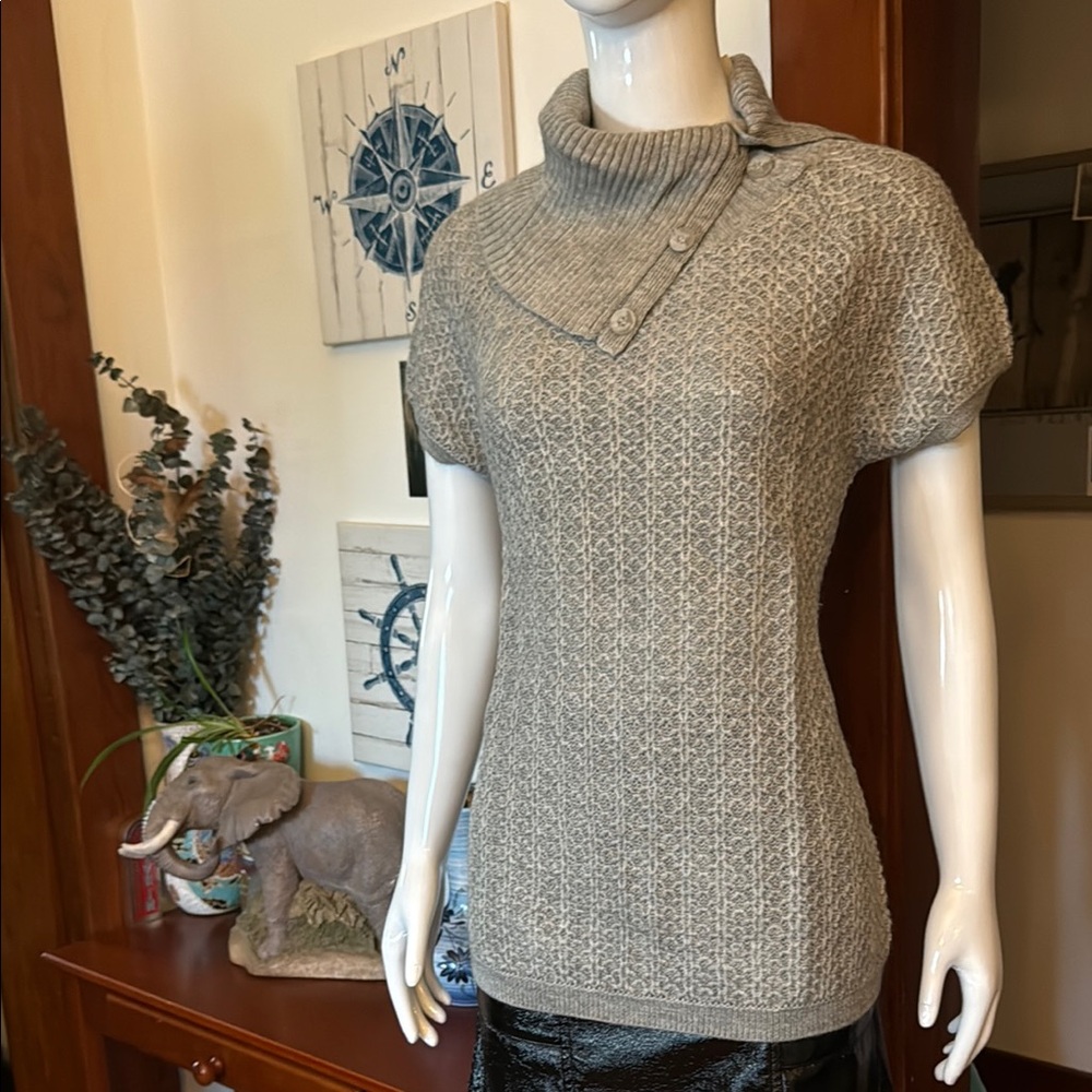 NWT northern reflections size small Gray Women's Sweater with Button Detail